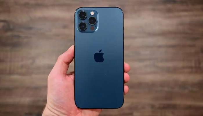 नेटवर्क नसतानाही करता येणार फोन, iPhone 13 मिळू शकतं &#039;हे&#039; खास फीचर