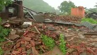 मुंबईत दरड कोसळल्याने 6 घरांचे मोठे नुकसान, दोघे गंभीर जखमी