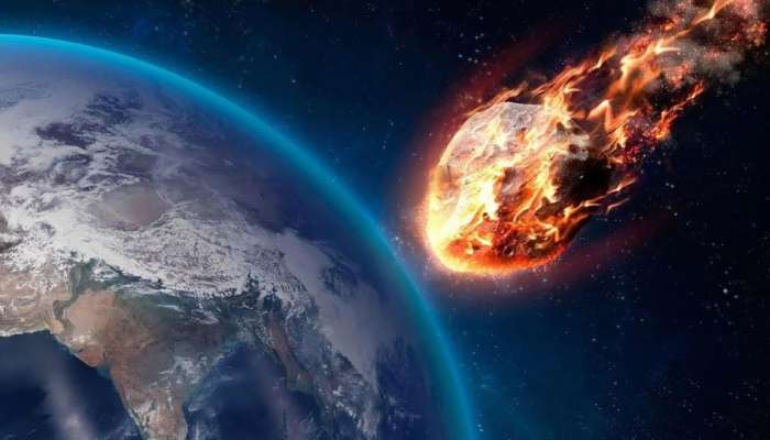 पृथ्वीच्या दिशेने वेगाने येत आहे विशाल  Asteroid, आकार &#039;स्टॅच्यू ऑफ लिबर्टी&#039; पेक्षा 3 पट मोठा 