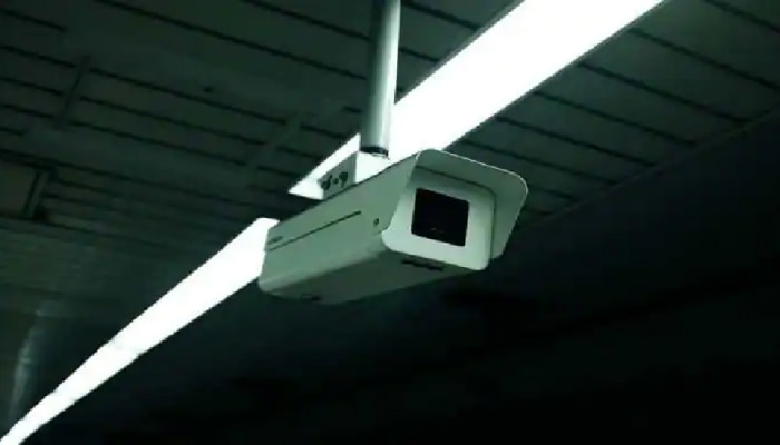 तुमच्या घरात, दुकानात, ऑफिसात CCTV आहे? तुमच्याच CCTV तून सारं जग तुम्हाला पाहतंय 