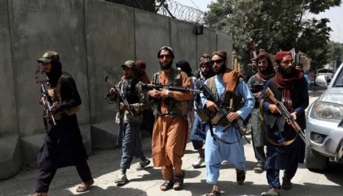 Afghanistan Crisis : तालिबानकडून अफगाण सैनिकांना ऑफर, पण चीन- पाकिस्तानला मोठा झटका