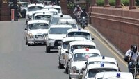 16 फ्रॅक्चर-8 सर्जरीनंतर ही जिद्द कायम होती, झोपडीत राहणारी  तरुणी बनली IAS अधिकारी