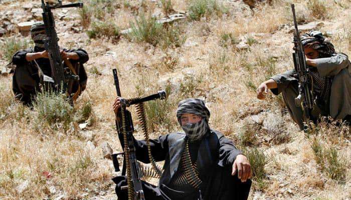 काश्मीरात मोठ्या दहशतवादी हल्ल्याचा कट, ISIS ला पाकिस्तान पुरवणार हत्यारं
