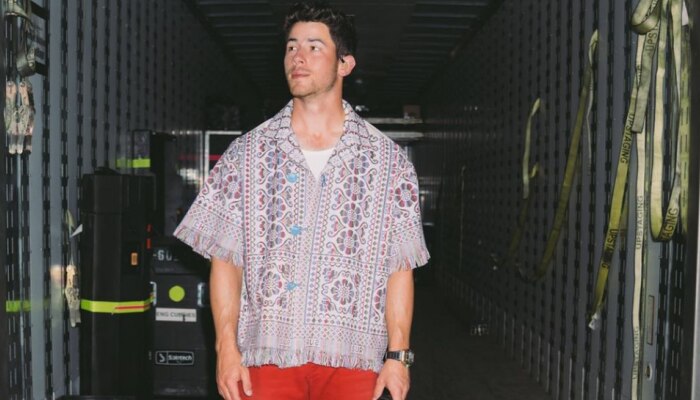 nick Jonas दाजींचा स्वॅगच वेगळा, सोलापुरी चादरीपासून बनला शर्ट