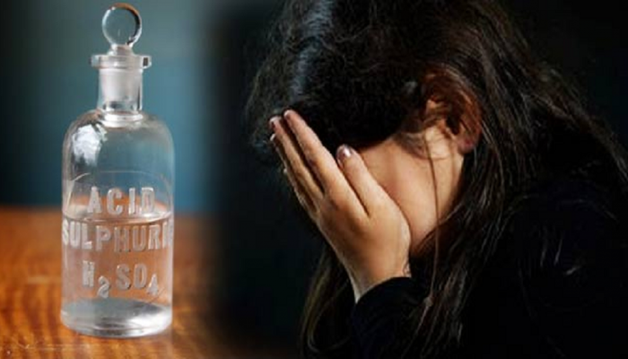 प्रसिद्ध अभिनेत्रीचा धक्कादायक खुलासा म्हणाली, अ‍ॅसिडची बाटली घेऊन पाठलाग...