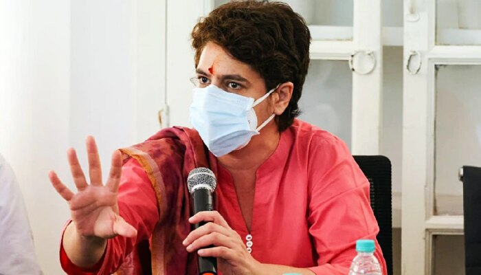 कॉंग्रेस नेत्याचे मोठे विधान! UP निवडणुक Priyanka Gandhi यांच्या नेतृत्वातच लढणार
