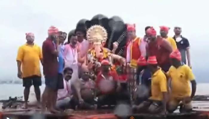 Lalbaugcha Raja 2021 | लालबागच्या राजाला निरोप! गिरगावच्या समुद्रात बाप्पाचे विसर्जन