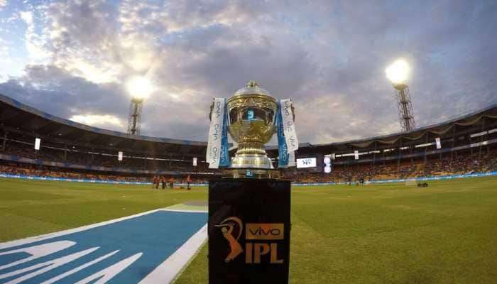 मोठी बातमी : IPL मध्ये पुन्हा कोरोनाचा शिरकाव, हा खेळाडू कोरोना पॉझिटिव्ह