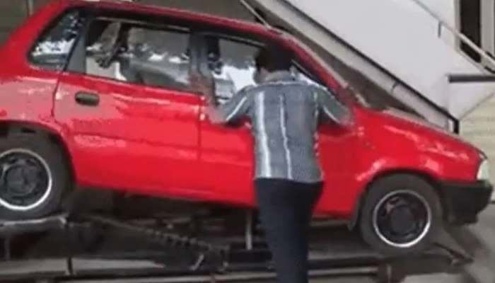 Video : कार पार्किंगच्या समस्येने तुम्हीही त्रस्त आहात का? या माणसाचा पाहा Desi Jugaad