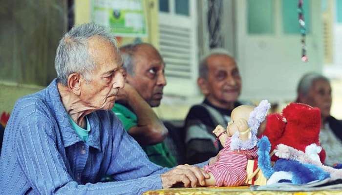 ज्येष्ठ नागरिकांसाठी खास खुशखबर, सरकारचे स्पेशल गिफ्ट