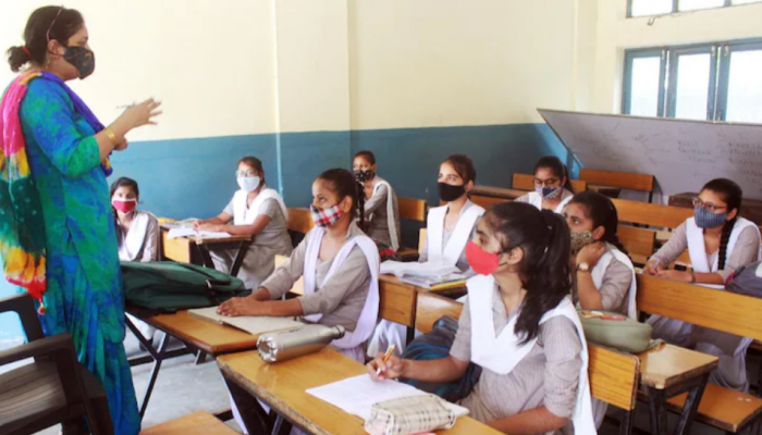  आज राज्यातल्या शाळा सुरू, सरकारची नवी नियमावली जाहीर
