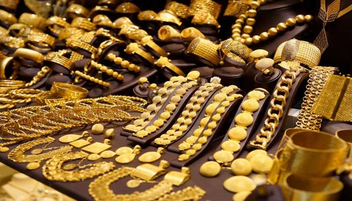 Gold Rate Today : नवरात्रीच्या आधी स्वस्त झालं सोन, चांदीच्या किंमतीतही घसरण 