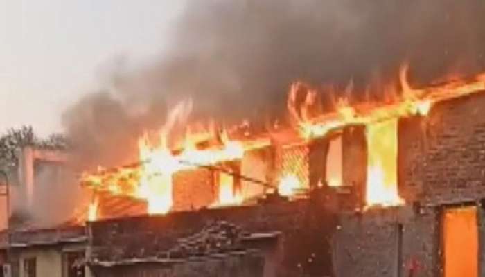 पती-पत्नीच्या नात्यासोबत घरांवरही पडली ठिणगी; शेजारची 10 घरं आगीच्या भक्ष्यस्थानी 