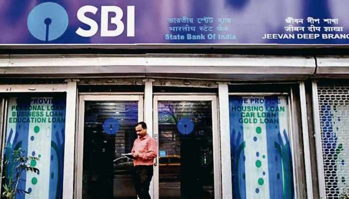 ATM मधून पैसे काढण्याचा बदलला नियम, जाणून घ्या