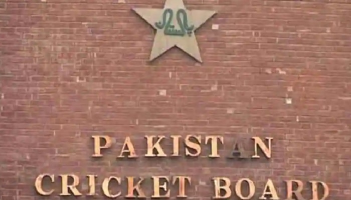धक्कादायक! पाकिस्तानी क्रिकेट टीममध्ये कोरोनाचा शिरकाव