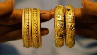 Gold rate today | धनत्रयोदशीआधी सोन्याचे भाव स्वस्त; सराफा बाजारात गजबज वाढली