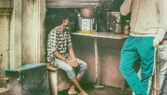 Leaders : चहाच्या टपरीवर बसायचा तरी, 'त्याला' चस्का लागलेला बॉलिवूडचा...
