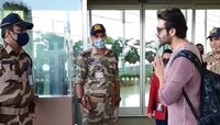 एअरपोर्टवरील CISF अधिकाऱ्यांसमोर हात जोडण्याची Kartik Aaryan वर का आली वेळ?