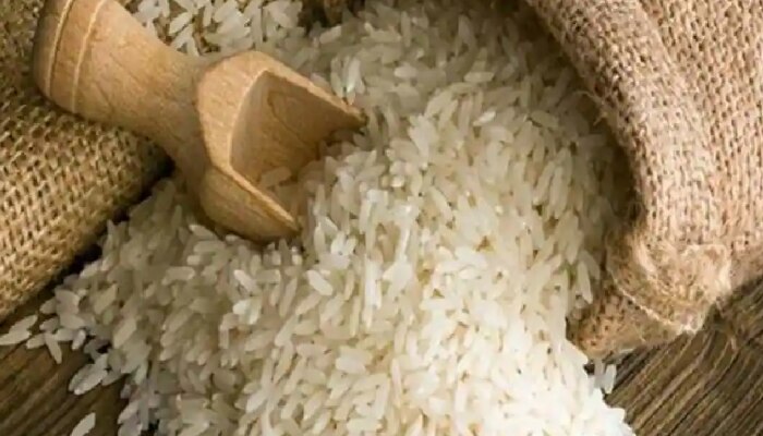 तुम्ही भात खाताय, मग सावधान... त्या आधी तांदूळ असा धुवा नाहीतर