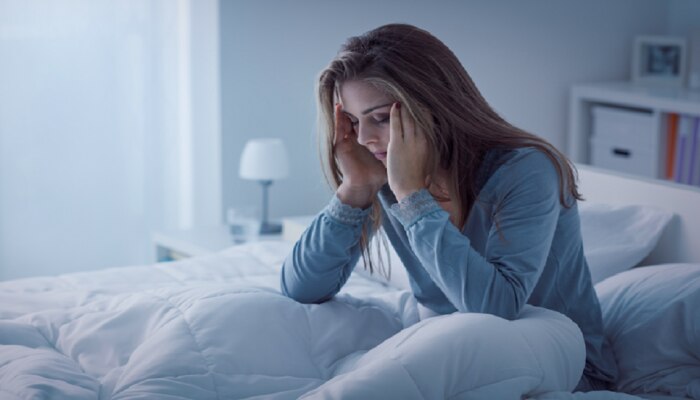 Disadvantages of lack sleep: कमी झोप घेत असाल तर सावधान, यामुळे तुमचे खूप मोठे नुकसान होऊ शकते