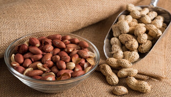 Benefits of peanuts: &#039;या&#039; प्रकारे शेंगदाणे खाल्याने मिळतात भरपूर फायदे, जाणून घ्या माहिती