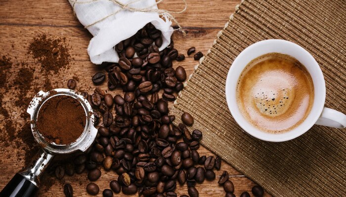 कॉफीचा तुमच्या आरोग्यावर कसा परिणाम होतो?  जाणून घ्या आयुर्वेद काय सांगतो