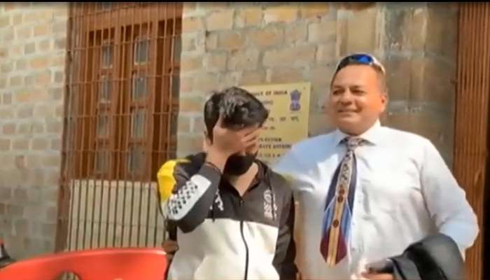 Stop It Dad.. डोक्यावर हात मारत अरबाज मर्चंट वडिलांवर भडकला : VIDEO 