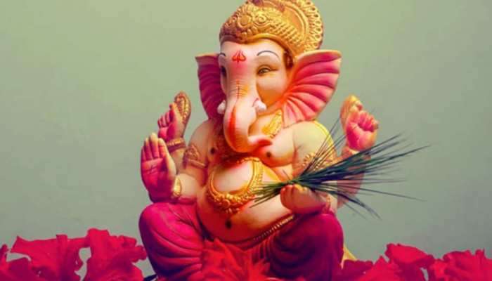 Vastu Tips of Ganesh Idol: घरात या ठिकाणी ठेवू नये गणेशाची मूर्ती, होते आर्थिक नुकसान