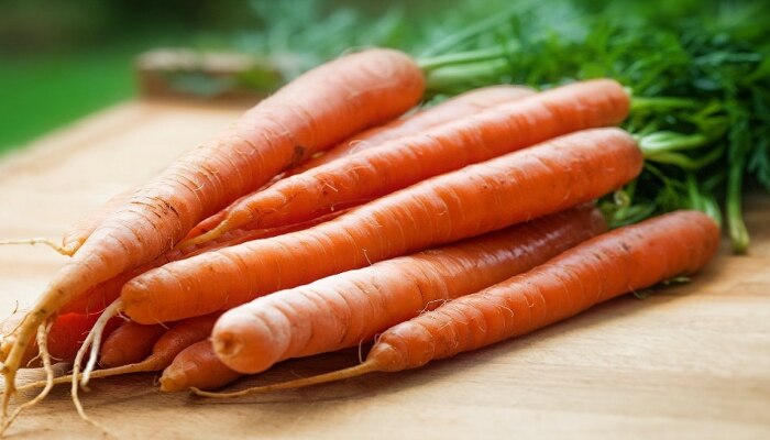 Carrots benefits : थंडीत गाजर खाणं गरजेचं, जाणून घ्या याचे 6 महत्वाचे फायदे