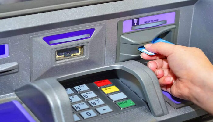 ATM ने पैसे काढणं नवीन वर्षात महागणार, जाणून घ्या संपूर्ण माहिती