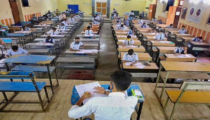 CBSE 12th Examination : गुजरात दंगलीशीसंबंधीत &#039;हा&#039; प्रश्न सीबीएसई परीक्षेत विचारल्याने वाद