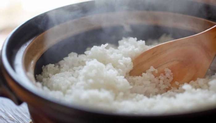 प्रेशर कुकरमध्ये शिजवलेला भात खात आहात का, याबाबत महत्त्वाची गोष्ट जाणून घ्या