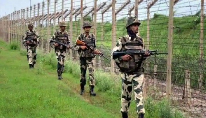 BSF Recruitment 2021 : BSF मध्ये नोकरीची संधी, जाणून घ्या पात्रता आणि वयोमर्यादासह संपूर्ण माहिती