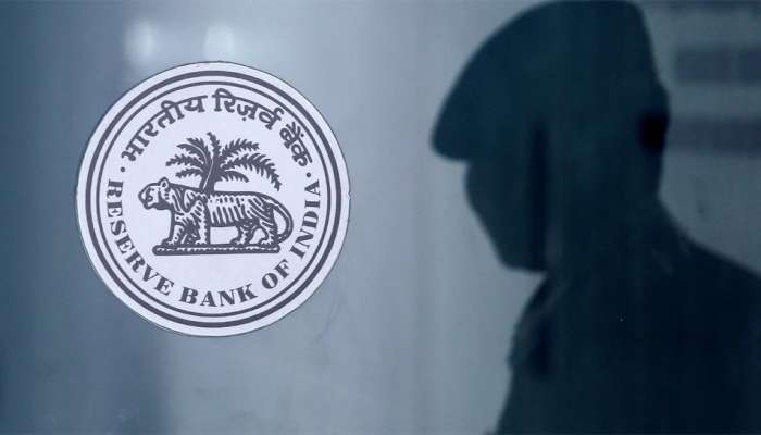 आता 'या' बँकेतून 10 हजारांपेक्षा जास्त रक्कम काढण्यावर बंदी, आरबीआयचा निर्णय