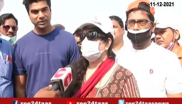 Mumbai MNS Sharmila Raj Thackeray On Cleaning Beach