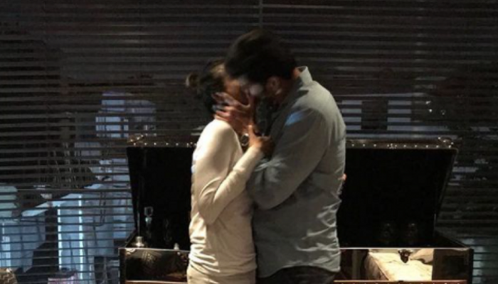 पत्नीसोबतच्या Liplock मुळे चर्चेत आलेल्या सुपरस्टारवर लवकरच मोठी शस्त्रक्रिया 