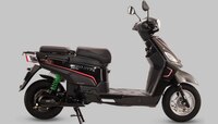 मोबाईल पेक्षाही कमी वेळात चार्ज होणार ही इलेक्ट्रिक स्कूटर; EV उद्योगात मोठी क्रांती