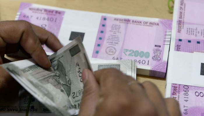 ख्रिसमस आणि नववर्षासाठी 'इतक्या' कोटींचं वसुली टार्गेट, राज्य सरकारवर गंभीर आरोप
