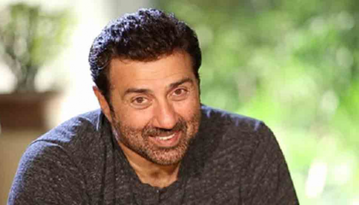'गदर 2' मधील सनी देओलचा फर्स्ट लूक समोर, पाहा फोटो