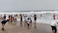 ख्रिसमस आणि नववर्षाचे स्वागतासाठी कोकणातले समुद्रकिनारे गजबजले