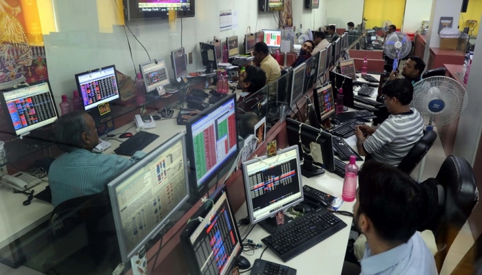 Stock Market मध्ये गुंतवणूक करणाऱ्यांनी लक्ष द्या; 1 जानेवारीपासून बंद होणार डिमॅट खाते, जाणून घ्या कारण