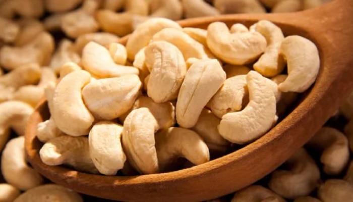 Cashew Side Effects : काजूचे सेवन आरोग्यासाठी हानिकारक, या कारणामुळे होऊ शकते नुकसान