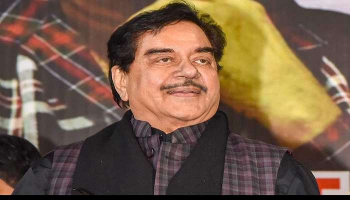 शत्रुघ्न सिन्हांवरील प्रेमापोटी अभिनेत्री मनाविरुद्ध निभावत होती दुसऱ्याच्या पत्नीची जबाबदारी  
