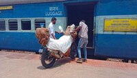 तुम्ही तुमची बाइक रेल्वेने इतर शहरांमध्ये पाठवू शकता, भाडे किती असेल ते जाणून घ्या