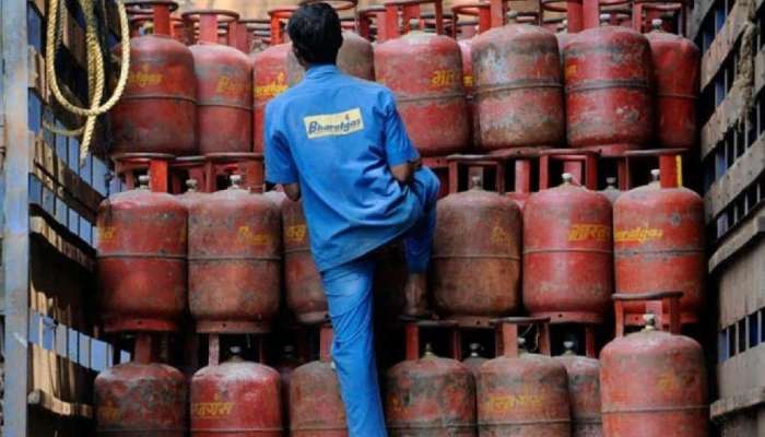 LPG Booking : 50 रुपयांनी स्वस्त येथे तुम्हाला मिळेल गॅस सिलिंडर, बुक कसे करायचे ते जाणून घ्या?