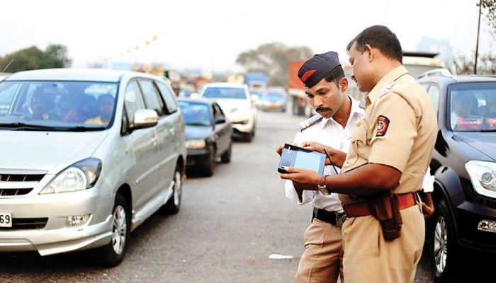 गाडी चालवताना फोनवर बोललं तरी चलन कापलं जाणार नाही! Traffic चे नवीन नियम जाणून घ्या