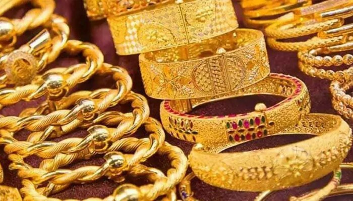 Gold Rate Today | शेअर मार्केटप्रमाणे सोन्यातही मोठी घसरण; इतक्या हजारांनी भाव गडगडले