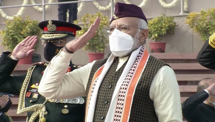 प्रजासत्ताक दिनाच्या सोहळ्यात चर्चेत राहिली पंतप्रधान मोदींची टोपी आणि गमछा