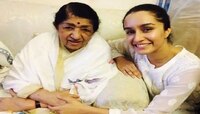 कठीण काळात दीदींसोबत असणाऱ्या श्रद्धा कपूरचं काय आहे खास नातं? 