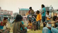 पत्रे, डब्बे वाजवणाऱ्या या मुलांचं अमिताभ बच्चन यांच्याशी नेमकं काय नातं, Video 